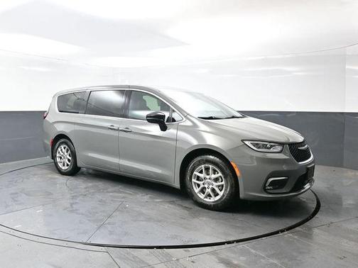 2025 Chrysler Pacifica L