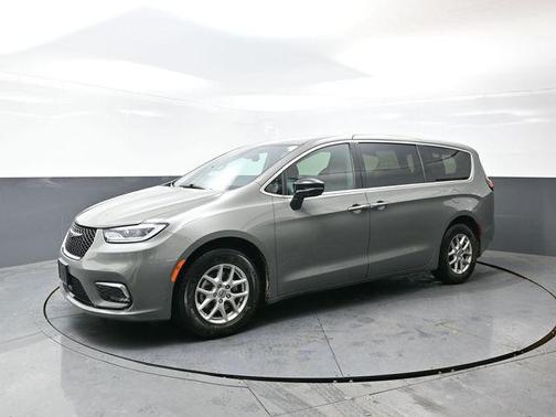 2025 Chrysler Pacifica L