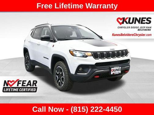 Bright White Clearcoat 2025 Jeep Compass Trailhawk
