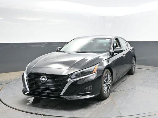 Super Black Clearcoat 2025 Nissan Altima 2.5 SV
