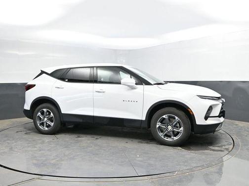 Summit White 2025 Chevrolet Blazer 2LT
