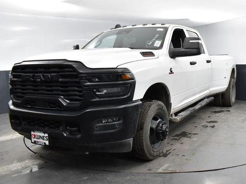 2025 RAM 3500 Tradesman Crew Cab 4x4 8' Box