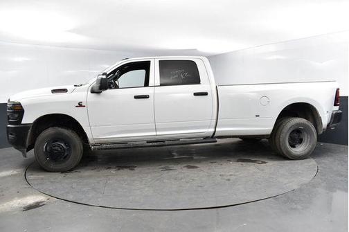 2025 RAM 3500 Tradesman Crew Cab 4x4 8' Box