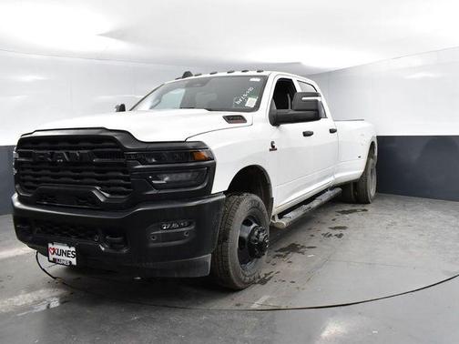 2025 RAM 3500 Tradesman Crew Cab 4x4 8' Box