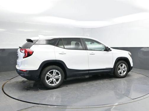 Summit White 2024 GMC Terrain SLE