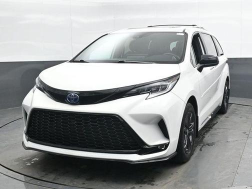 2025 Toyota Sienna XSE 7 Passenger