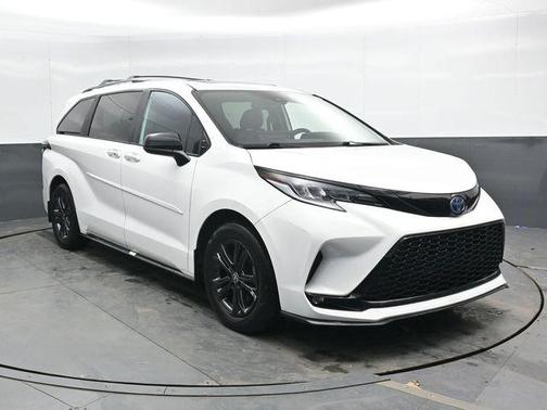 2025 Toyota Sienna XSE 7 Passenger