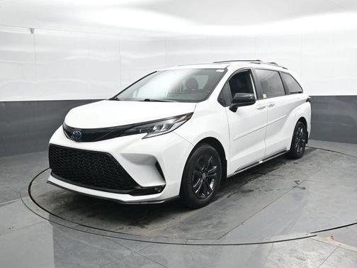 2025 Toyota Sienna XSE 7 Passenger