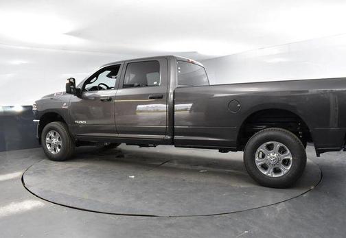 2025 RAM 2500 Big Horn Crew Cab 4x4 8' Box