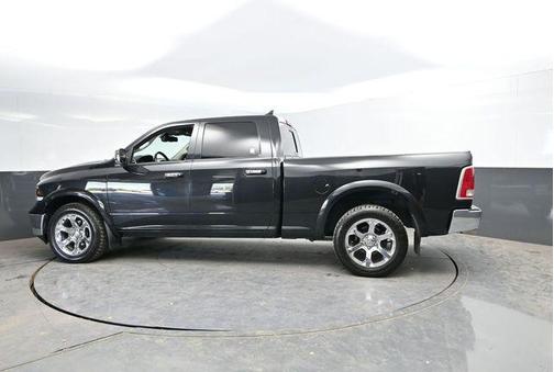 Brilliant Black Crystal Pearlcoat 2016 RAM 1500 Laramie