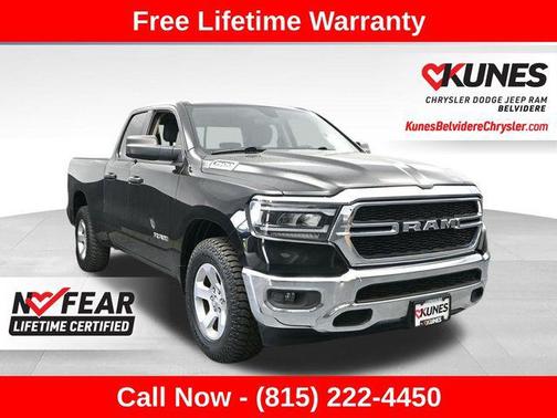 Diamond Black Crystal Pearlcoat 2019 RAM 1500 Tradesman
