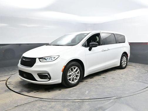 2025 Chrysler Pacifica L