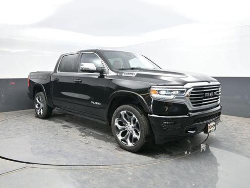 Diamond Black Crystal Pearlcoat 2024 RAM 1500 Longhorn