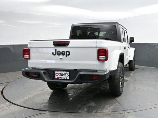 Bright White Clearcoat 2026 Jeep Gladiator Sport S