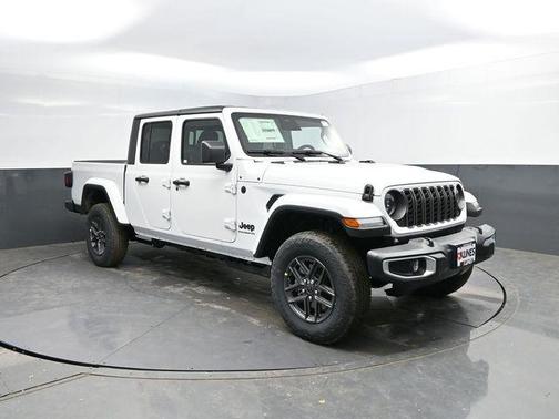 Bright White Clearcoat 2026 Jeep Gladiator Sport S