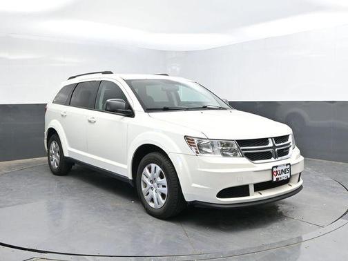 White 2016 Dodge Journey SE