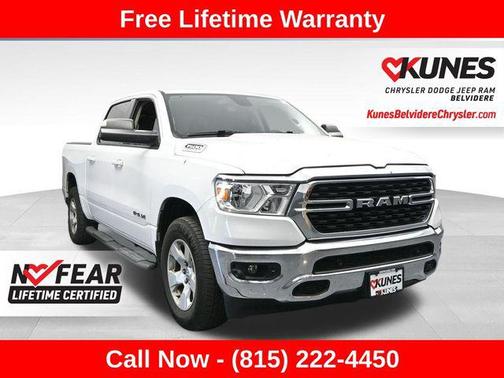 Bright White Clearcoat 2022 RAM 1500 Big Horn/Lone Star