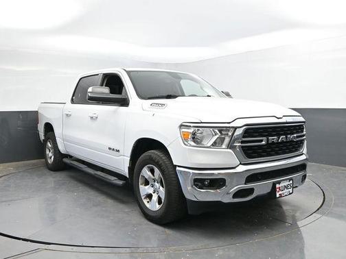 Bright White Clearcoat 2022 RAM 1500 Big Horn/Lone Star