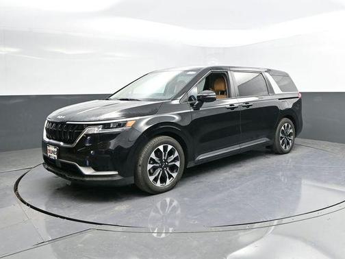 2022 Kia Carnival EX
