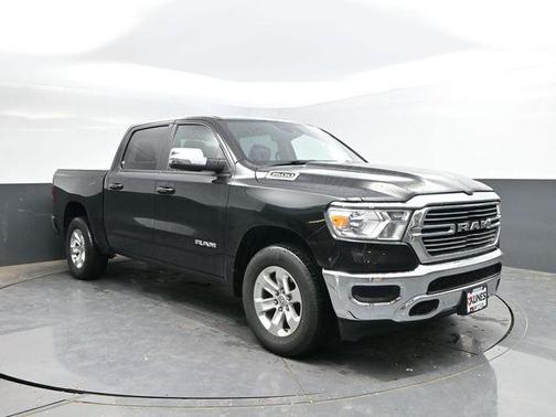 Diamond Black Crystal Pearlcoat 2024 RAM 1500 Laramie