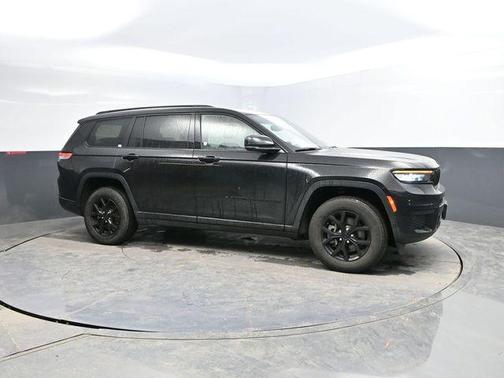 Diamond Black Crystal Pearlcoat 2024 Jeep Grand Cherokee L Altitude