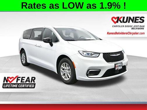 Bright White Clearcoat 2026 Chrysler Pacifica L