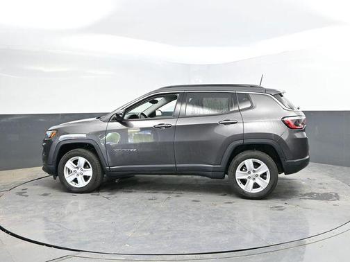 Granite Crystal Metallic Clearcoat 2022 Jeep Compass Latitude