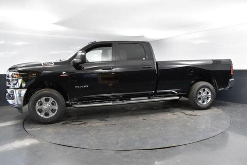 2025 RAM 2500 Big Horn Crew Cab 4x4 8' Box
