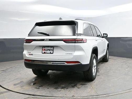 Bright White Clearcoat 2026 Jeep Grand Cherokee Altitude
