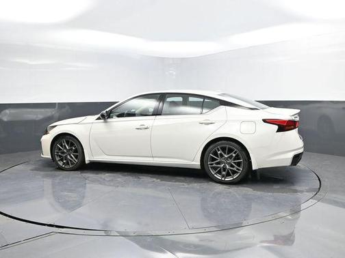 2023 Nissan Altima SR VC-Turbo FWD