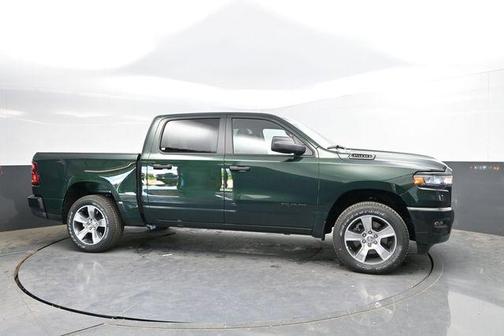 Serrano Green Metallic 2026 RAM 1500 Express