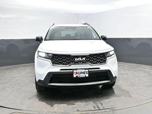 Glacial White Pearl 2023 Kia Sorento S