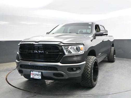 Granite Crystal Metallic Clearcoat 2020 RAM 1500 Big Horn/Lone Star