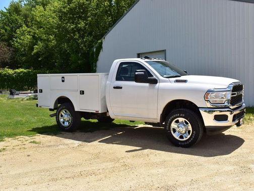 2024 RAM 2500 Tradesman Regular Cab 4x4 8' Box