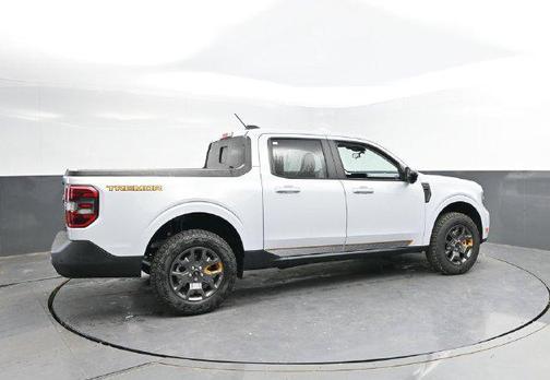 Space White Metallic 2025 Ford Maverick Tremor