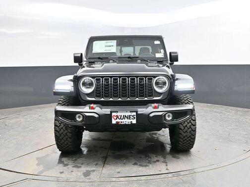 Black Clearcoat 2026 Jeep Gladiator Rubicon