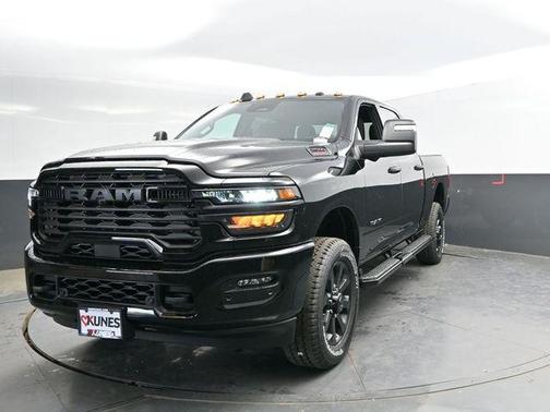 Diamond Black Crystal Pearlcoat 2026 RAM 2500 Big Horn Crew Cab 4x4 6'4' Box