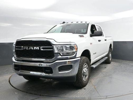 Bright White Clearcoat 2020 RAM 2500 Tradesman Crew Cab 4x4 6'4' Box