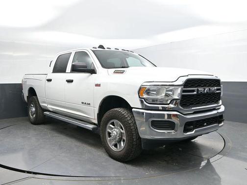 Bright White Clearcoat 2020 RAM 2500 Tradesman Crew Cab 4x4 6'4' Box