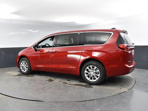 2025 Chrysler Pacifica L