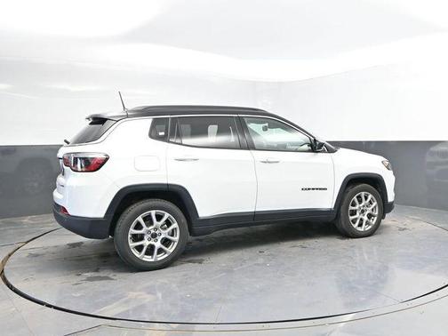 Bright White Clearcoat 2025 Jeep Compass Limited