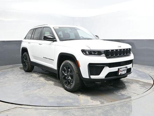 Bright White Clearcoat 2026 Jeep Grand Cherokee Altitude