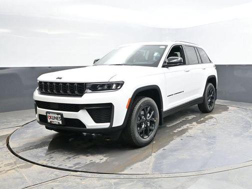 Bright White Clearcoat 2026 Jeep Grand Cherokee Altitude