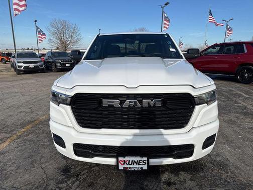 Bright White Clearcoat 2025 RAM 1500 Big Horn/Lone Star