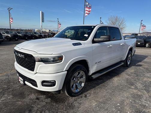 Bright White Clearcoat 2025 RAM 1500 Big Horn/Lone Star