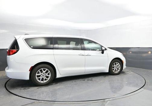 Bright White Clearcoat 2023 Chrysler Voyager LX