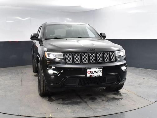 2022 Jeep Grand Cherokee Laredo