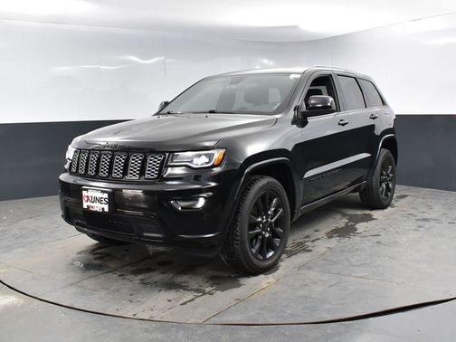 2022 Jeep Grand Cherokee Laredo