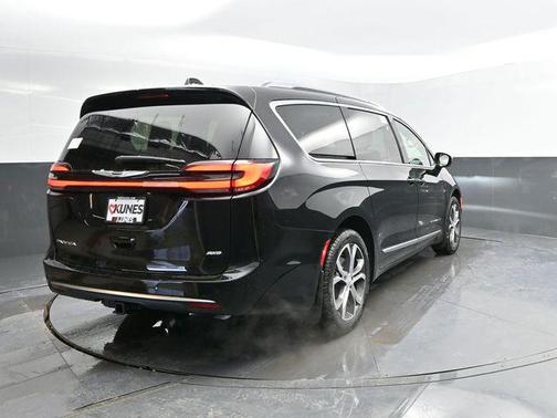 2026 Chrysler Pacifica L