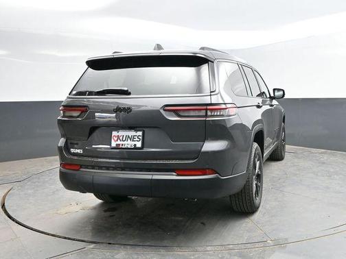 Baltic Gray Metallic Clearcoat 2026 Jeep Grand Cherokee L Altitude